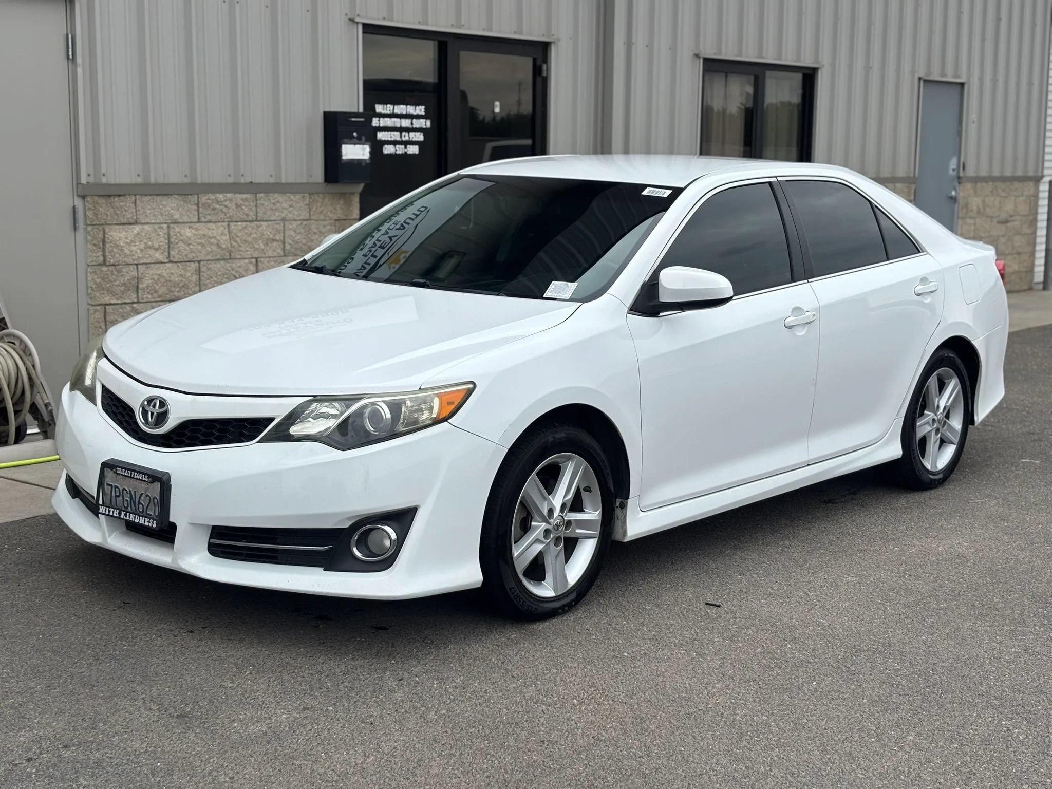 Used 2014 Toyota Camry SE w/ Fleet Convenience Package FWD image 7