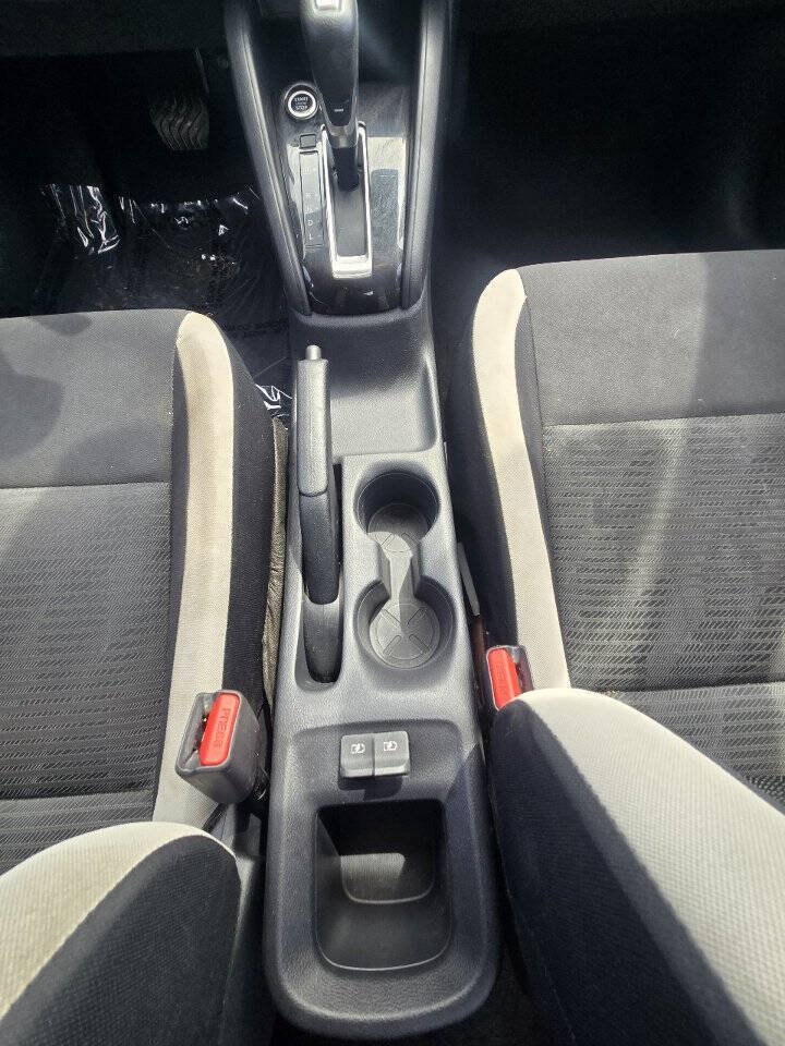 Used 2021 Nissan Versa SV FWD image 26