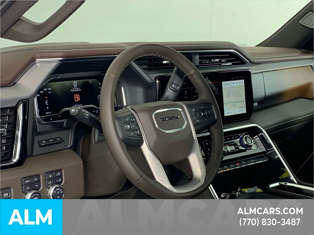 Used 2025 GMC Sierra 3500 Denali image 7