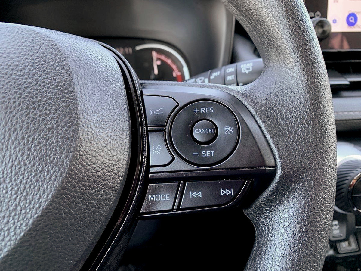 Used 2025 Toyota RAV4 XLE AWD/4WD image 19