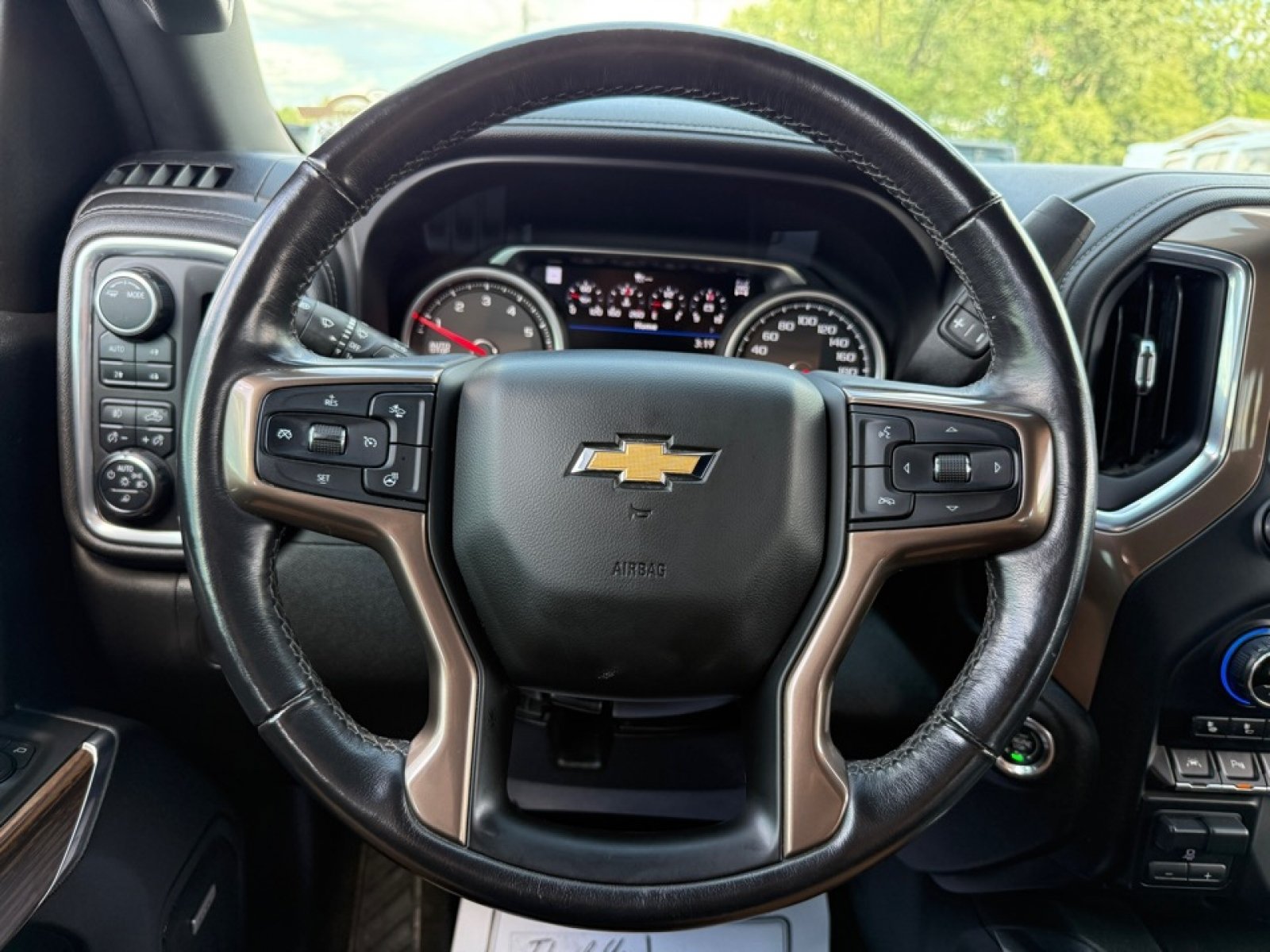 Used 2020 Chevrolet Silverado 1500 High Country w/ Technology Package AWD/4WD image 21