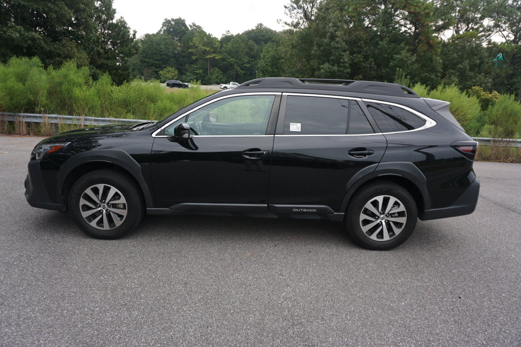 Used 2024 Subaru Outback Premium AWD/4WD image 18