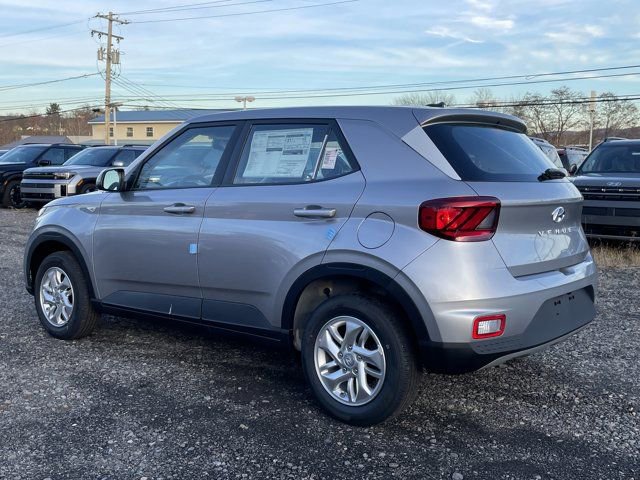 New 2026 Hyundai Venue SE image 2
