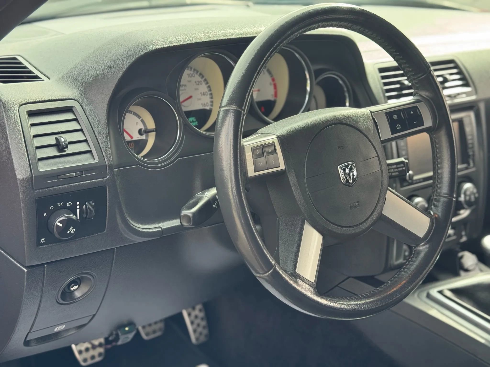 Used 2010 Dodge Challenger R/T image 20