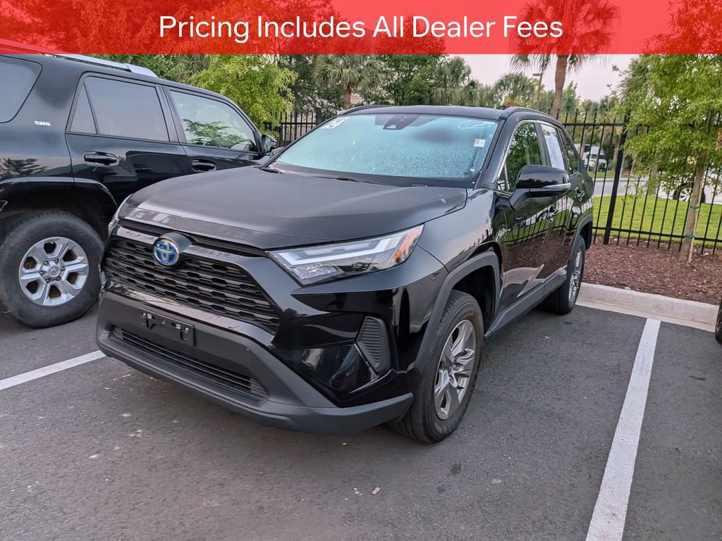 Used 2024 Toyota RAV4 XLE AWD/4WD image 4