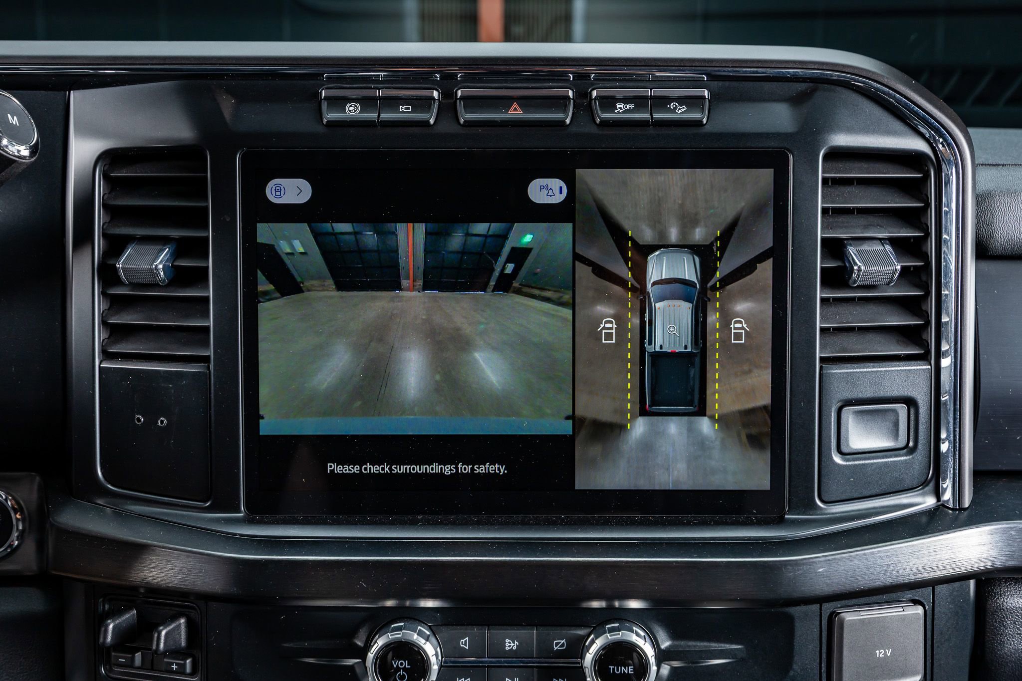 Used 2024 Ford F350 Lariat w/ Sport Appearance Package image 26