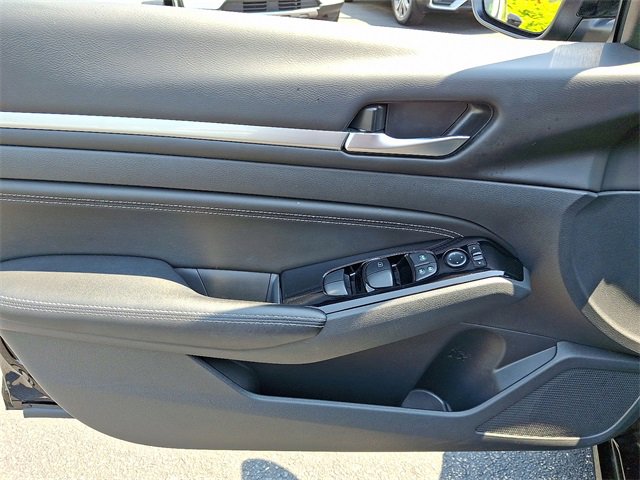 Used 2023 Nissan Altima 2.5 SV w/ SV Premium Package image 13