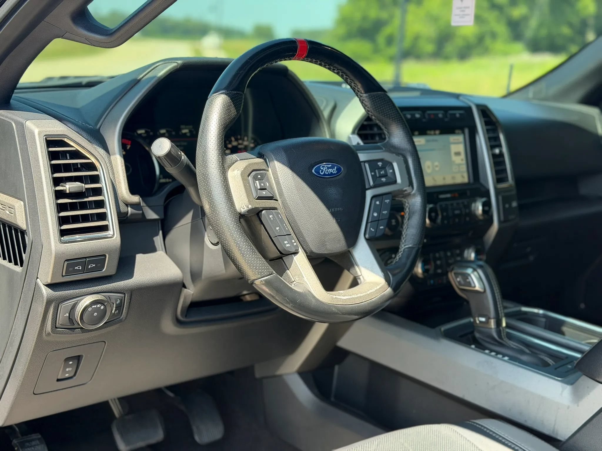 Used 2018 Ford F150 Raptor w/ Equipment Group 802A Luxury AWD/4WD image 12