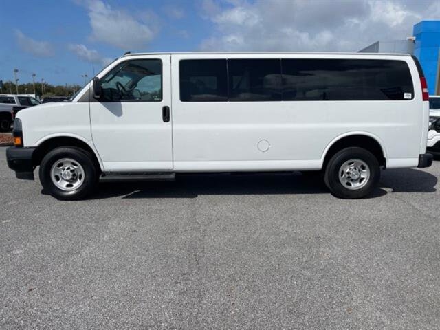 Used 2022 Chevrolet Express 3500 LS image 4