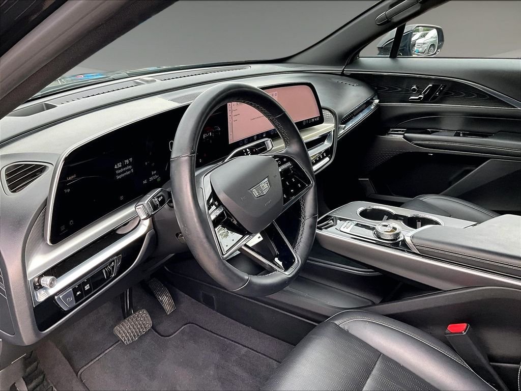 Used 2024 Cadillac Lyriq Luxury AWD/4WD image 8