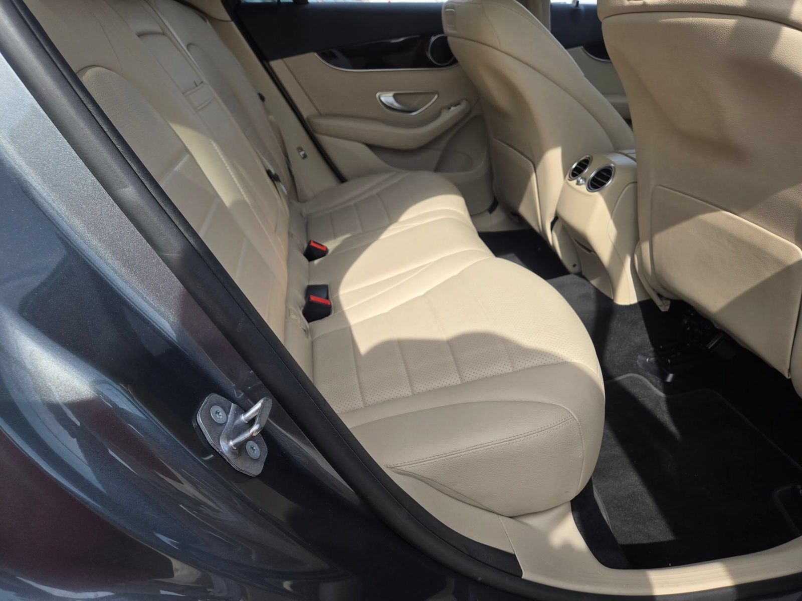 Used 2018 Mercedes-Benz GLC 300 image 18