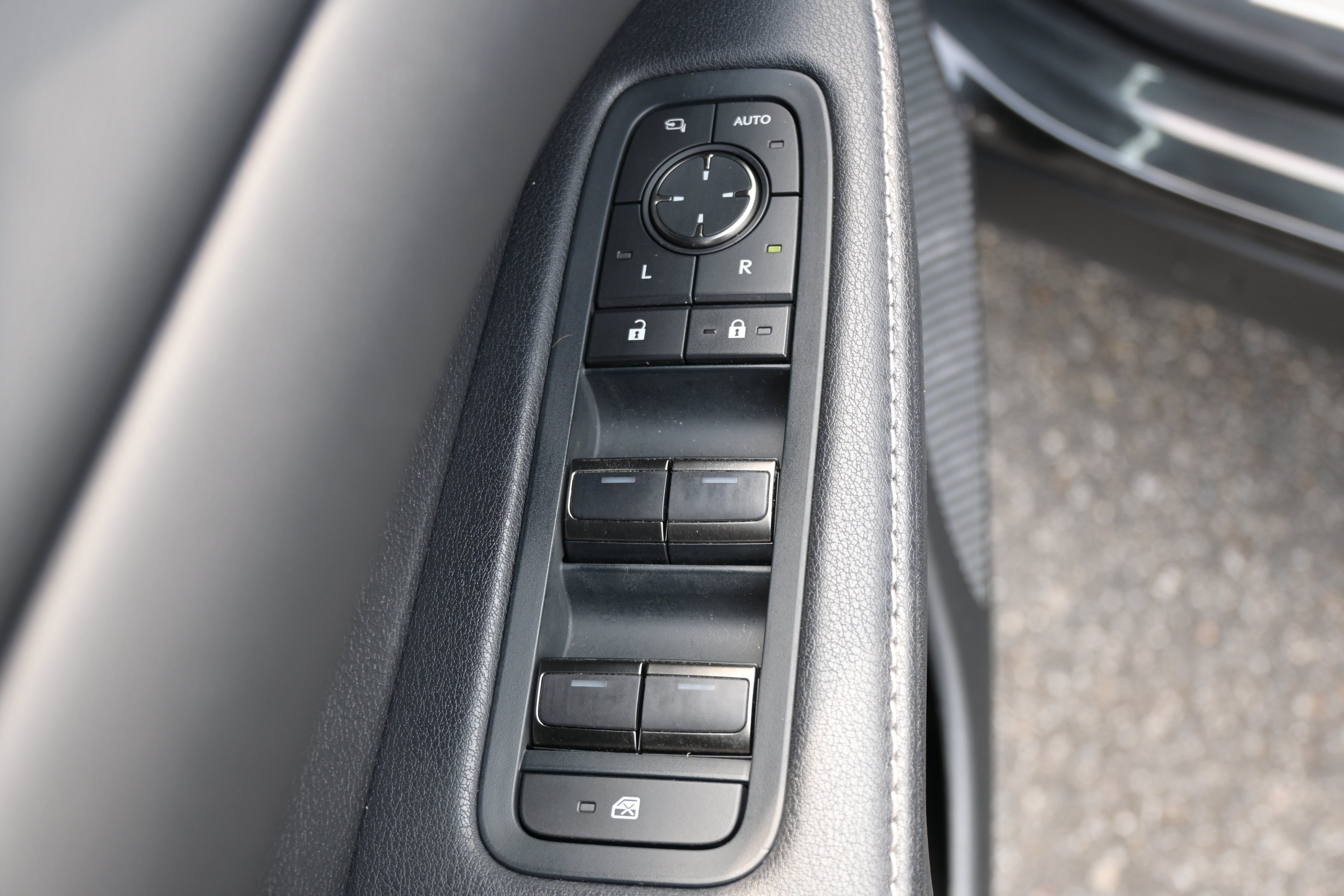 Used 2024 Lexus RX 350 Premium w/ Convenience Package FWD image 15