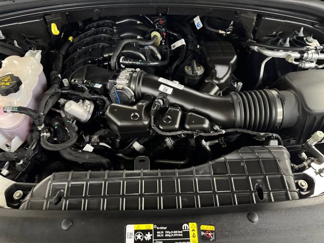 Used 2024 Jeep Grand Cherokee Limited w/ Black Appearance Package image 6