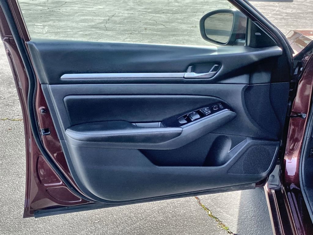 Used 2023 Nissan Altima 2.5 SV image 13