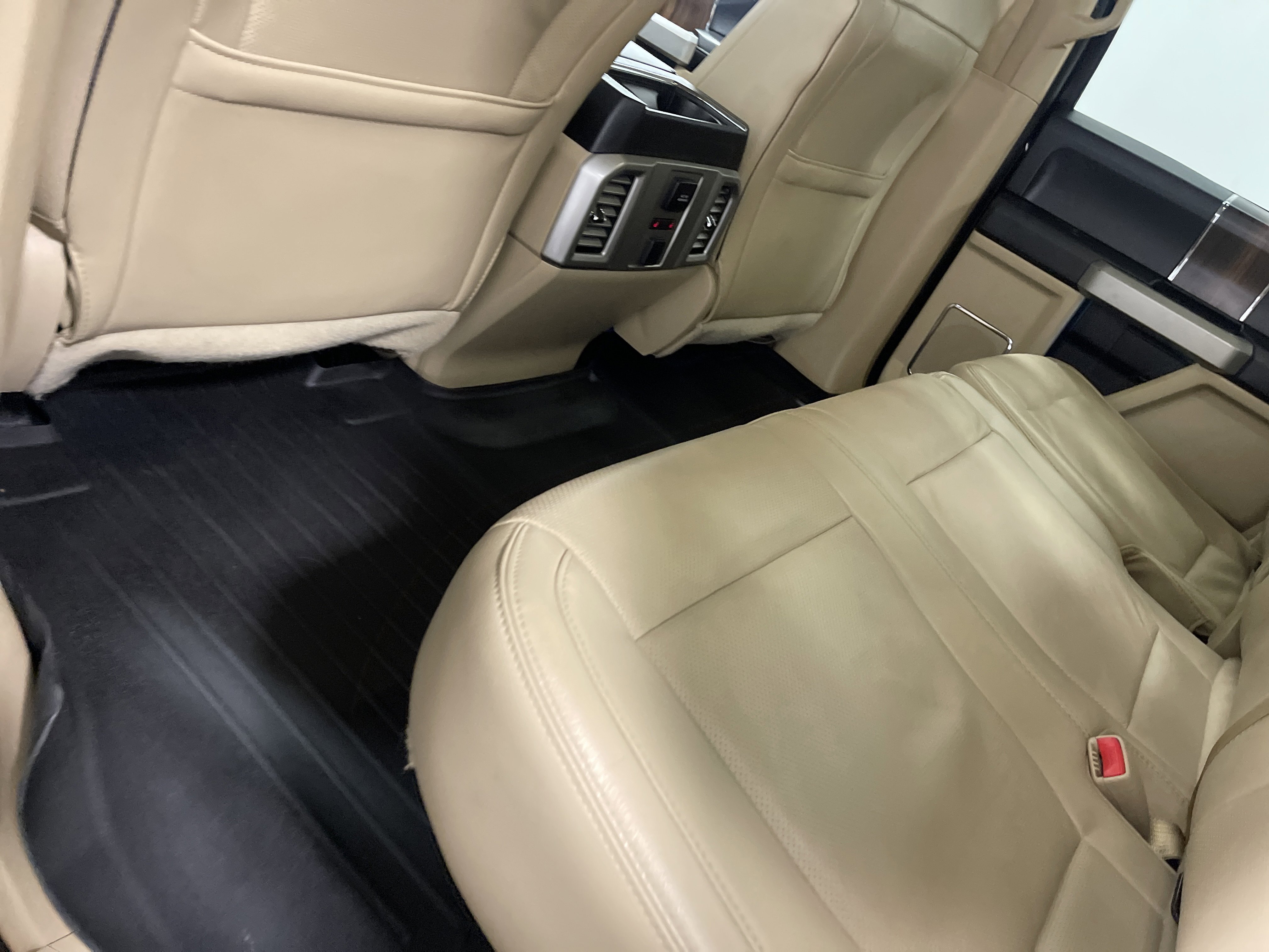 Used 2016 Ford F150 Lariat w/ Equipment Group 502A Luxury AWD/4WD image 17