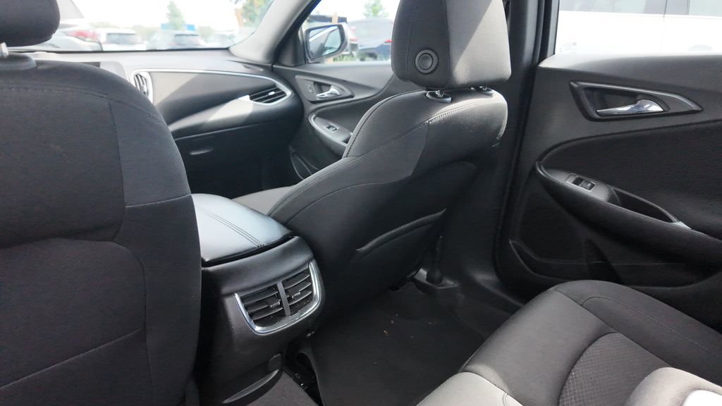 Used 2025 Chevrolet Malibu LT image 10