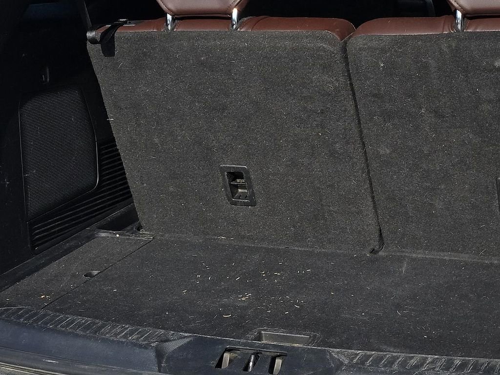 Used 2022 Ford Explorer Platinum w/ Equipment Group 601A AWD/4WD image 8