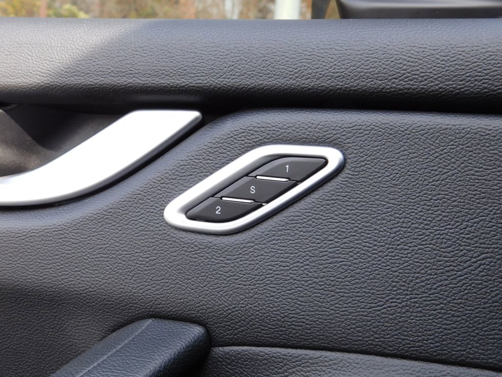 Used 2019 Maserati Levante image 29