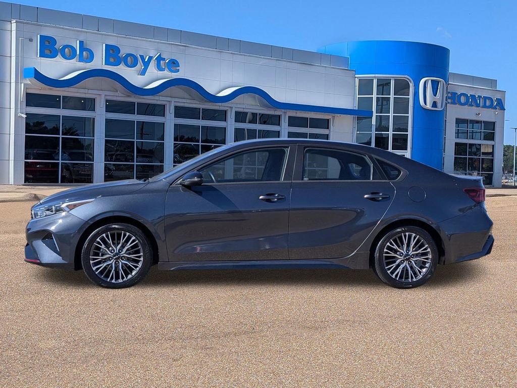 Used 2023 Kia Forte GT-Line image 2