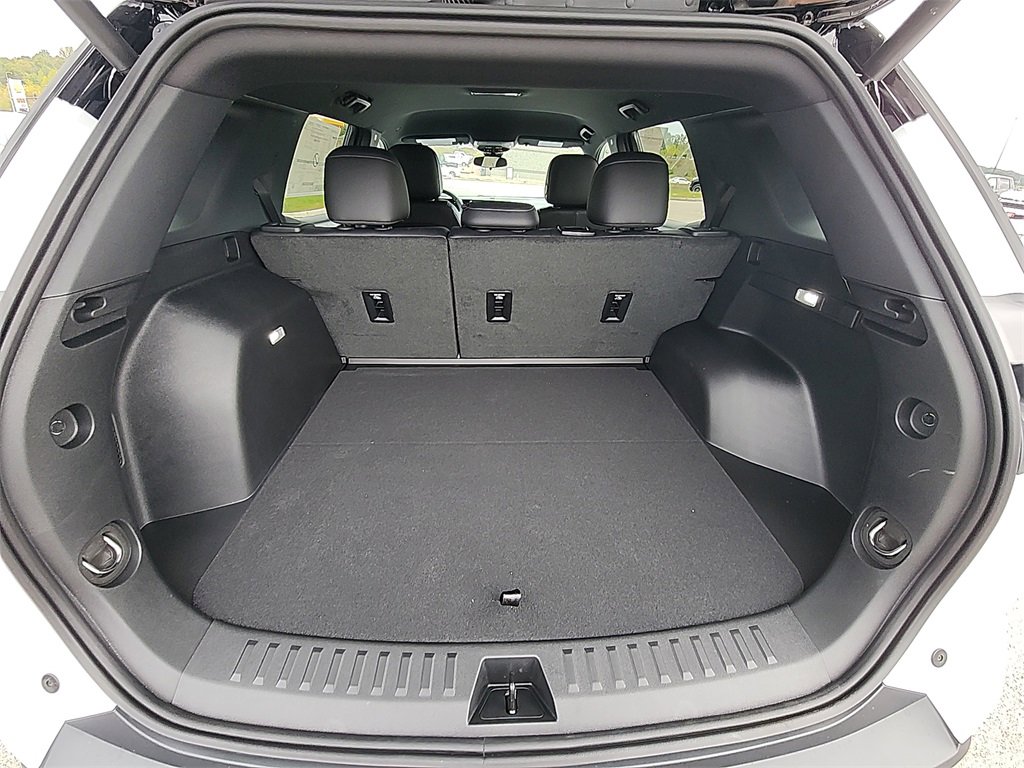 New 2026 Chevrolet Equinox LT w/ Convenience Package II image 32