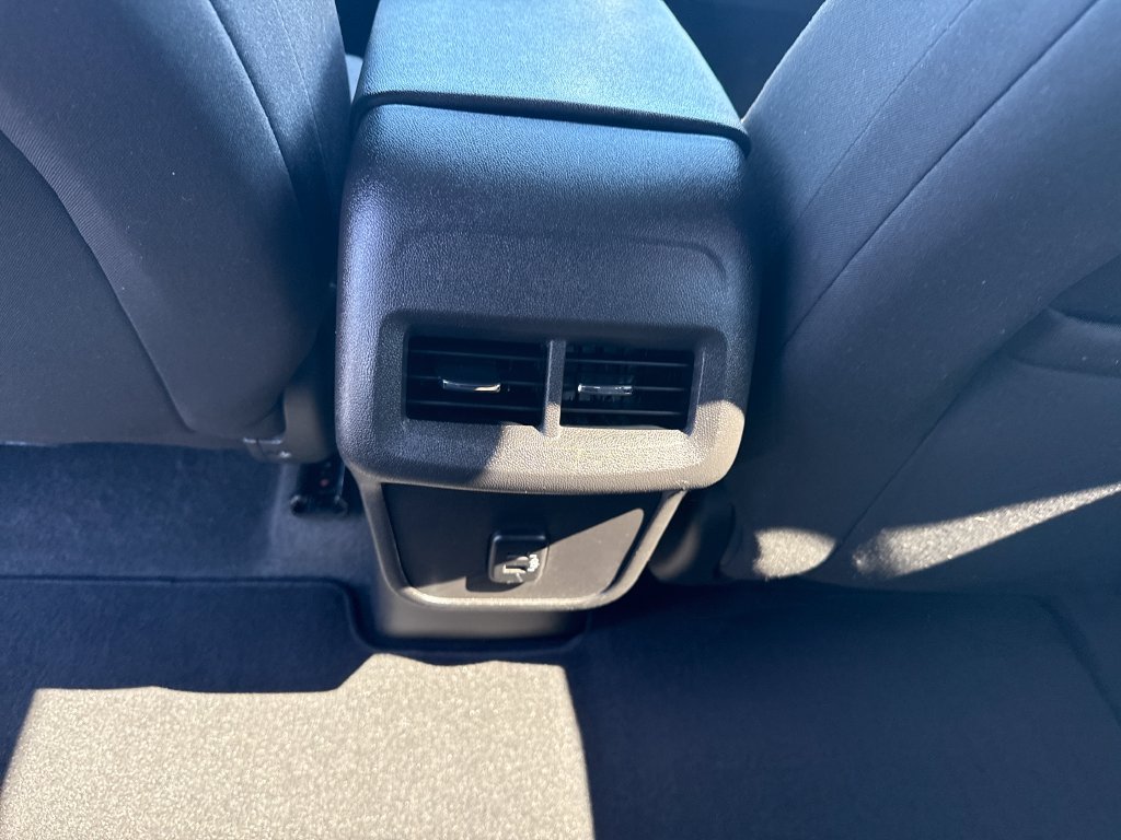 Used 2024 Chevrolet Equinox LT FWD image 34