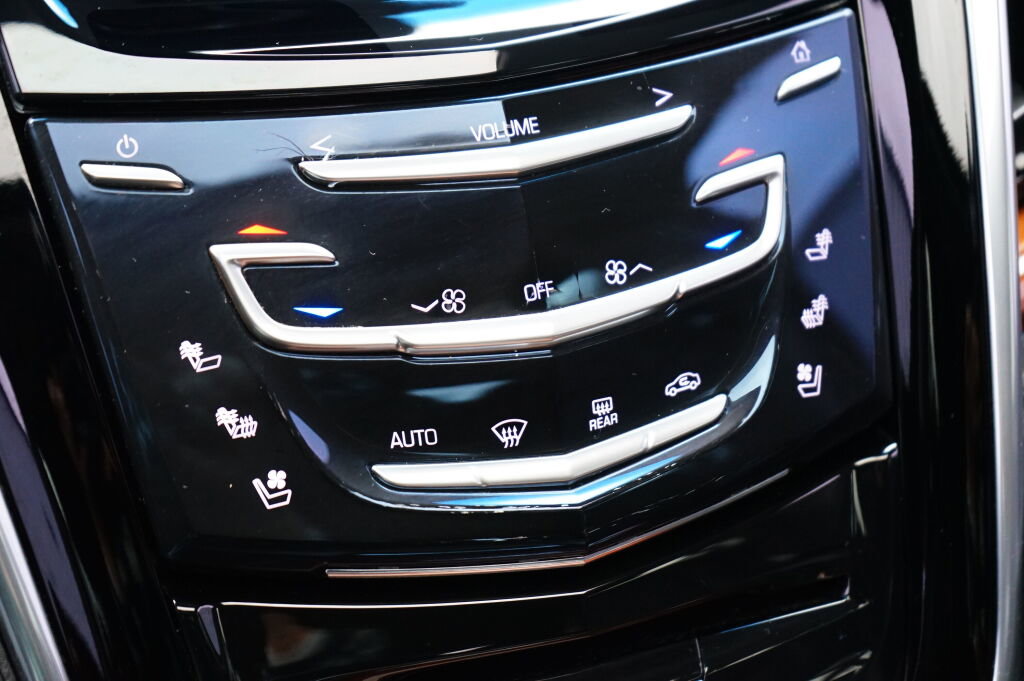 Used 2015 Cadillac Escalade Luxury image 25