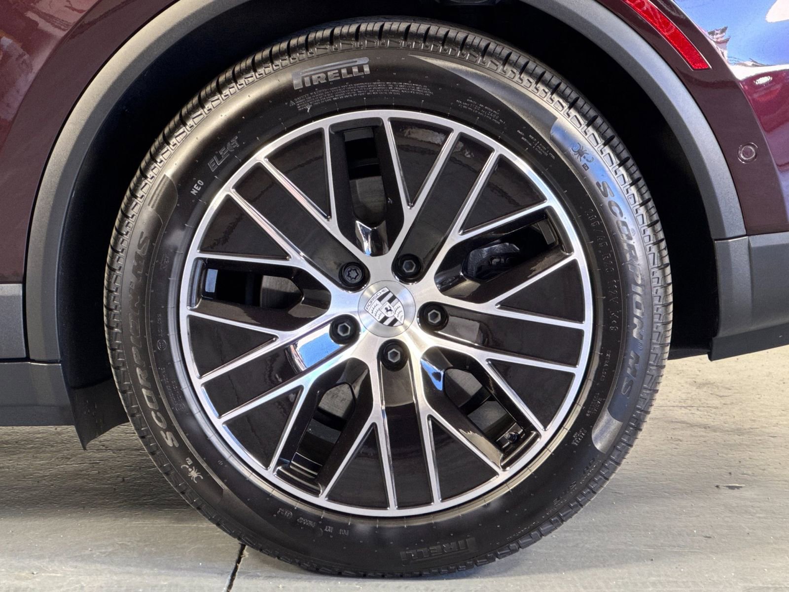 Used 2025 Porsche Macan Electric image 34