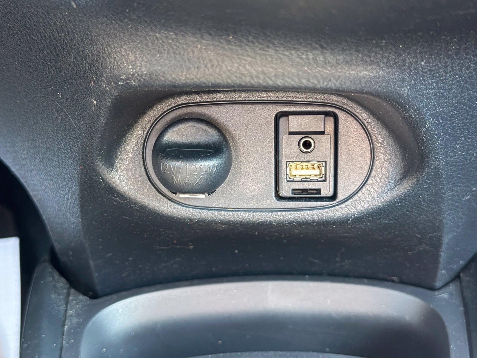 Used 2017 Toyota Yaris L FWD image 23