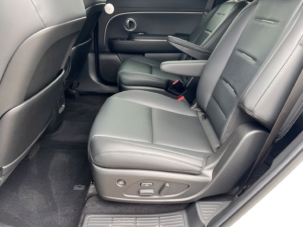 Used 2026 Hyundai Palisade Calligraphy AWD/4WD image 16