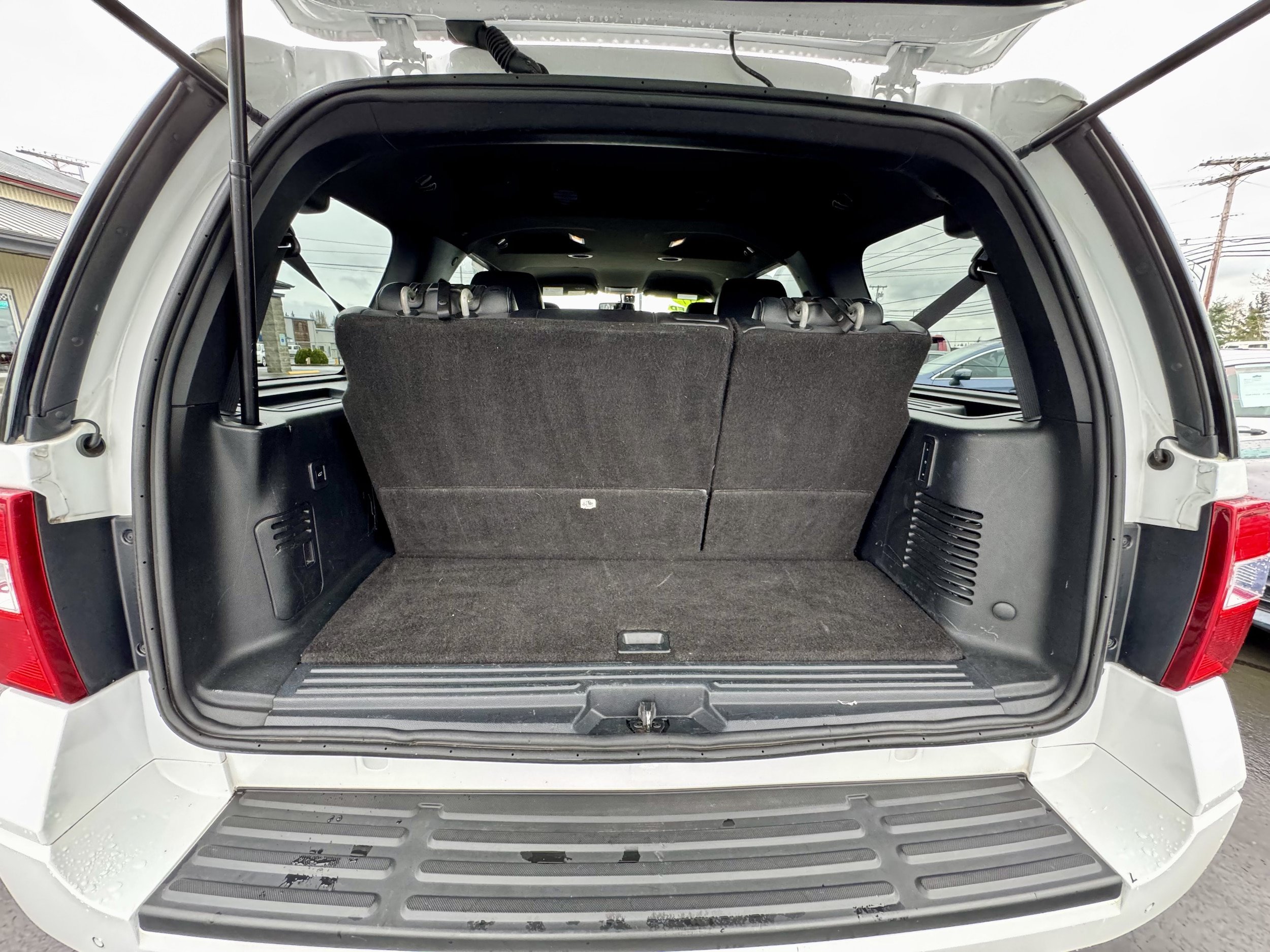 Used 2017 Ford Expedition Limited AWD/4WD image 6