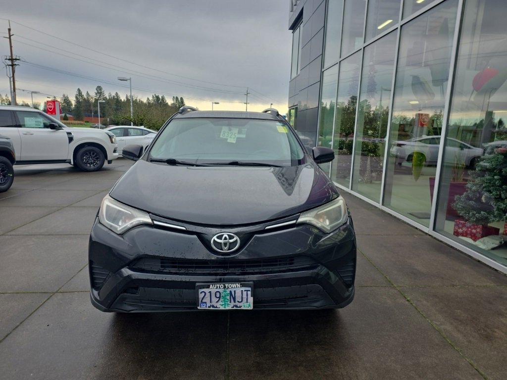 Used 2016 Toyota RAV4 LE image 2