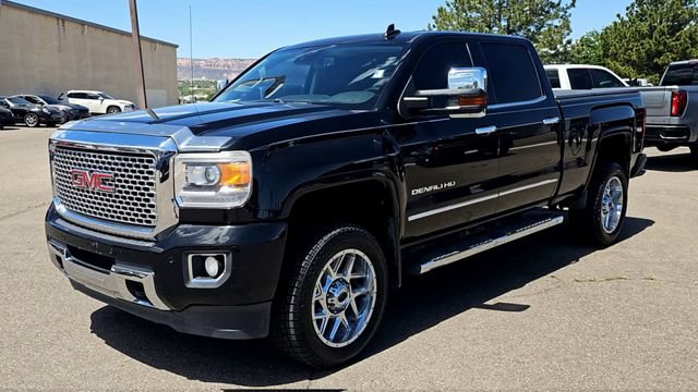 Used 2016 GMC Sierra 2500 Denali w/ Driver Alert Package AWD/4WD image 4