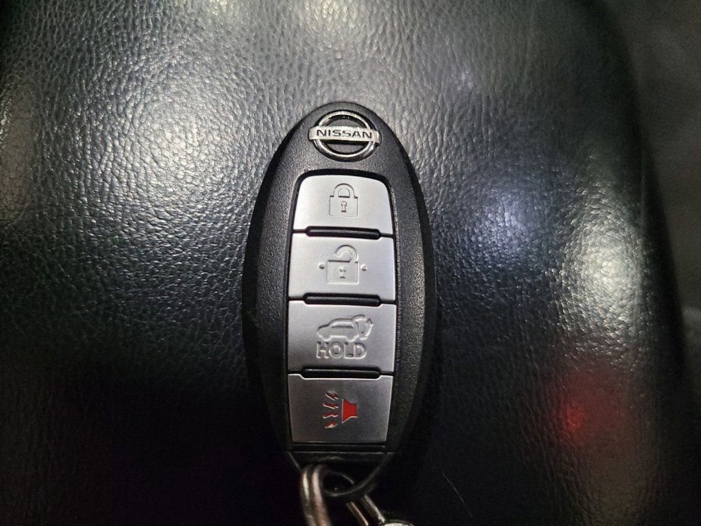 Used 2016 Nissan Rogue SV w/ SV Premium Package AWD/4WD image 32