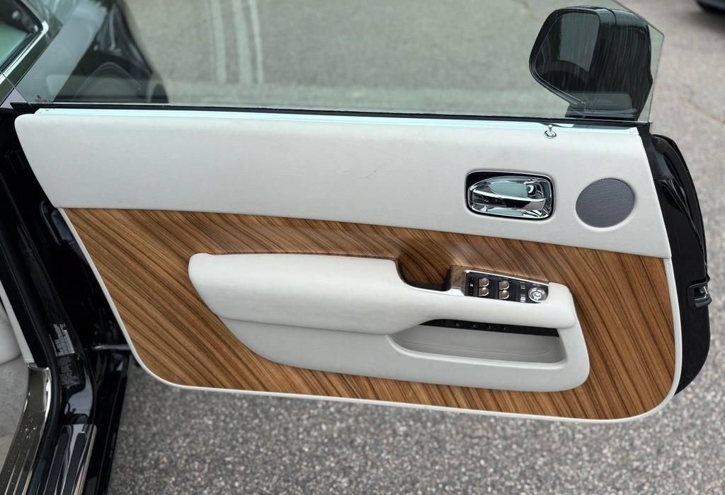Used 2015 Rolls-Royce Wraith RWD image 19