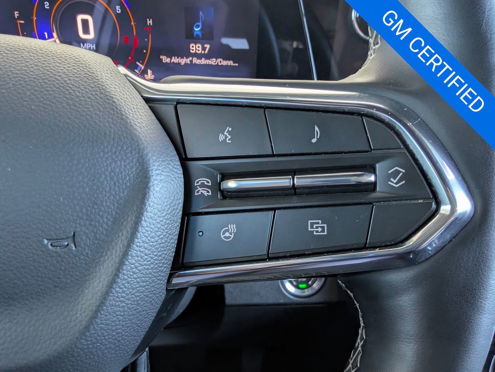 Used 2025 Chevrolet Traverse LT image 16