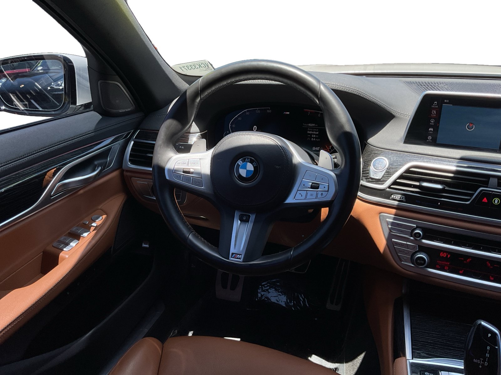 Used 2022 BMW 740i w/ M Sport Package RWD image 11