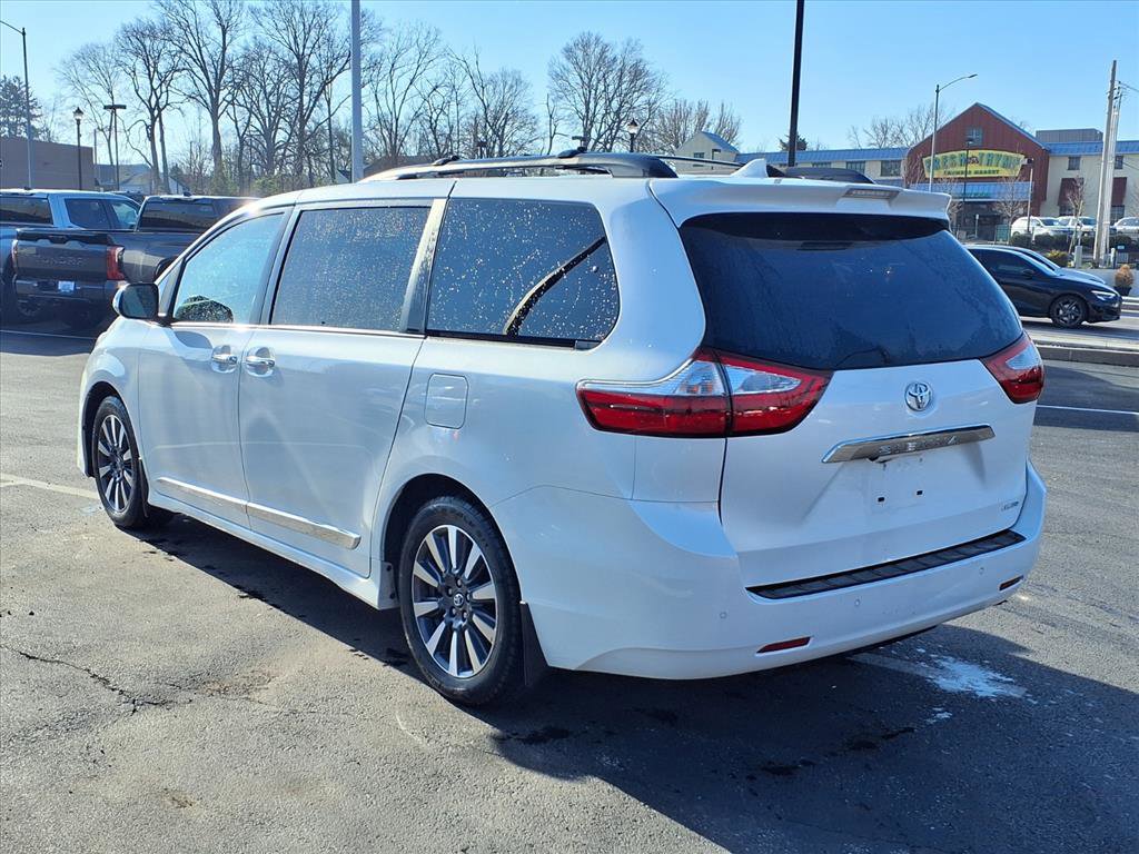 Used 2018 Toyota Sienna Limited Premium w/ Carpet Mat Package image 34