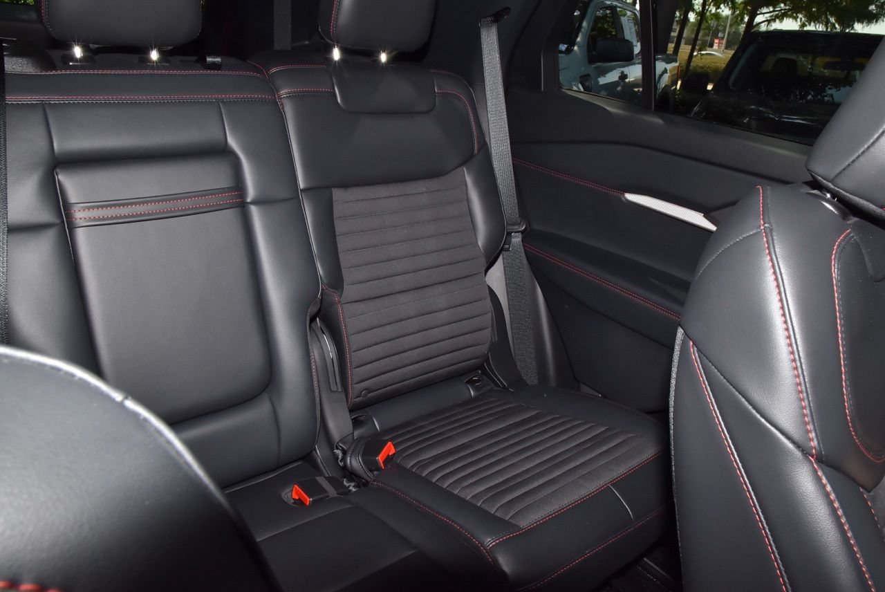 Certified 2025 Ford Explorer ST-Line RWD image 22