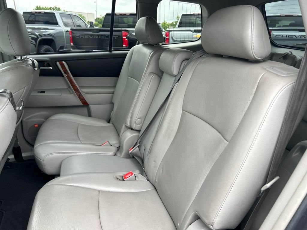Used 2012 Toyota Highlander Limited w/ Tow Pkg AWD/4WD image 37