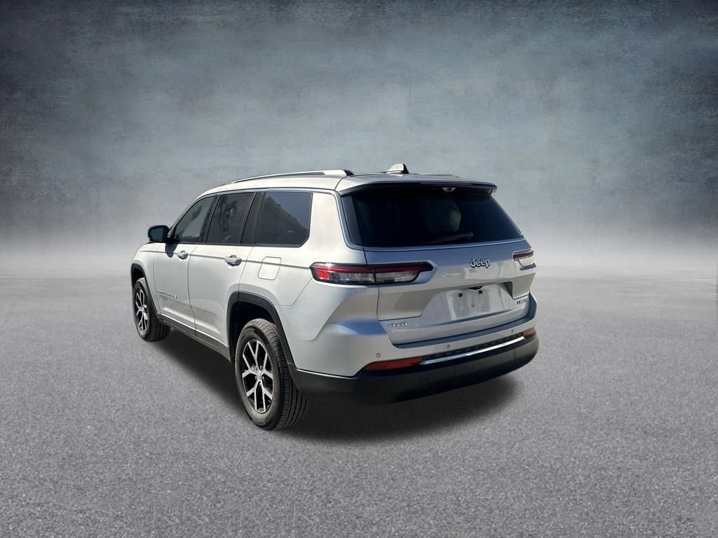 Used 2024 Jeep Grand Cherokee L Limited w/ Luxury Tech Group II image 39