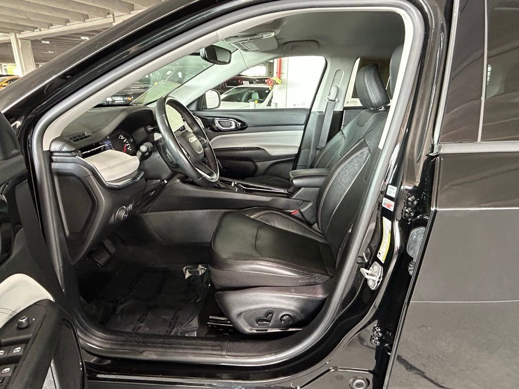 Used 2022 Jeep Compass Limited image 6