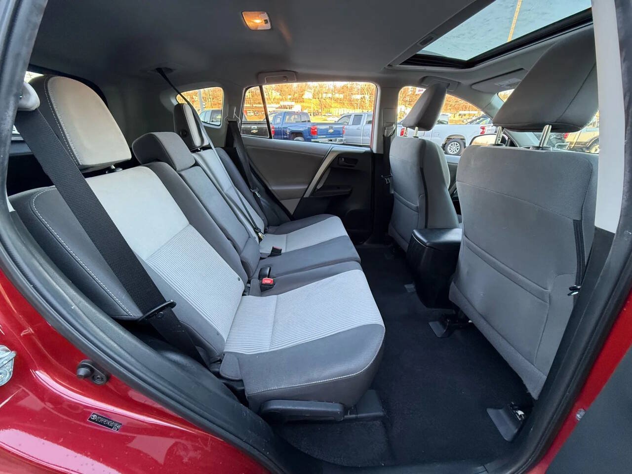 Used 2013 Toyota RAV4 XLE AWD/4WD image 9