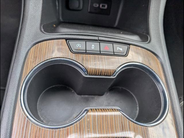 Used 2023 GMC Acadia SLE w/ Driver Convenience Package image 20