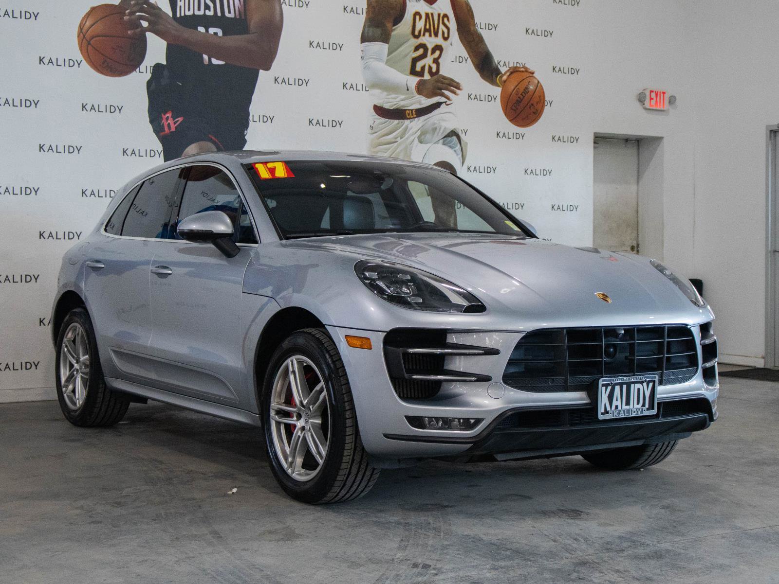 Used 2017 Porsche Macan Turbo image 20