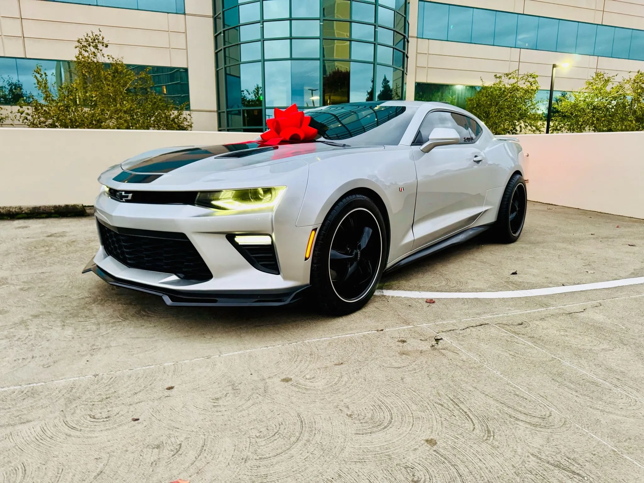 Used 2016 Chevrolet Camaro SS RWD image 2