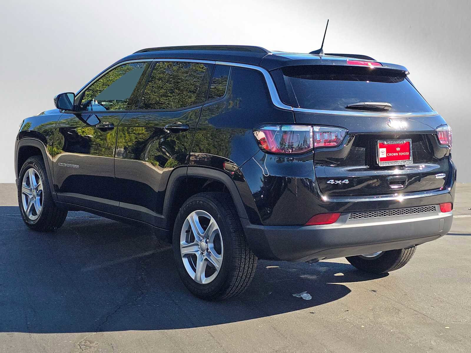 Used 2023 Jeep Compass Latitude image 5