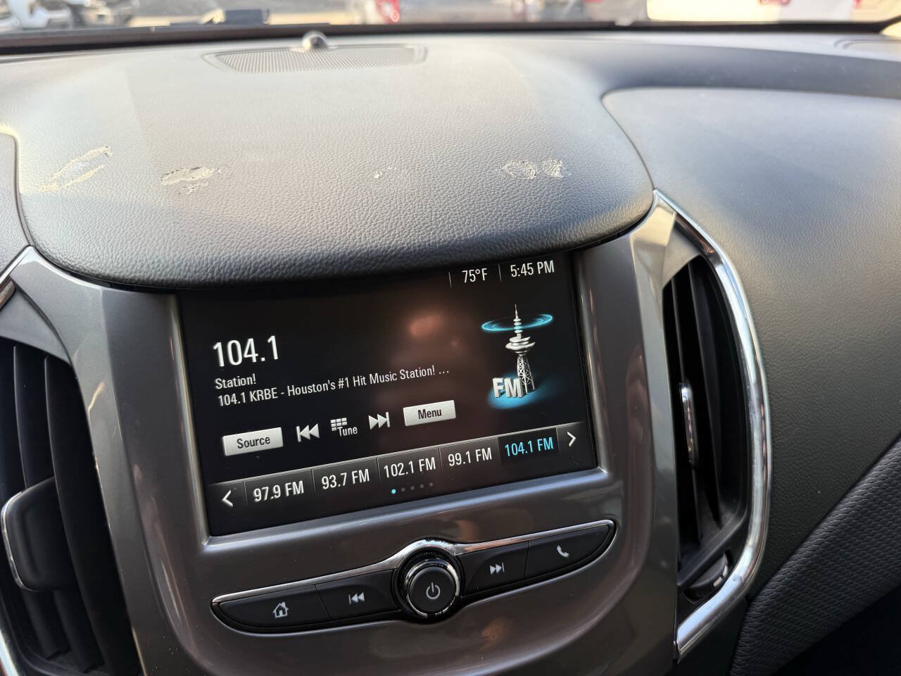 Used 2018 Chevrolet Cruze LT w/ Convenience Package FWD image 26