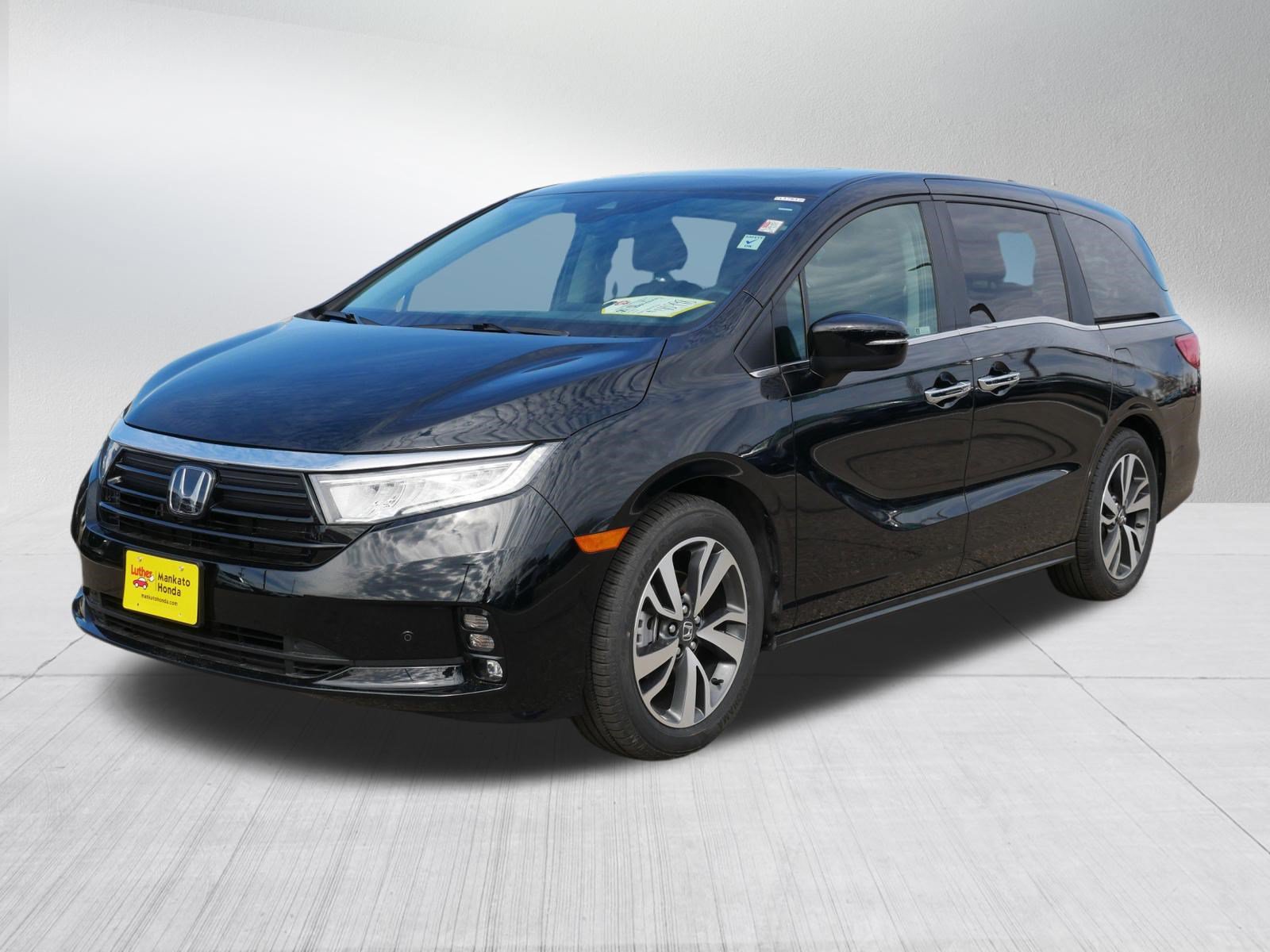 Used 2024 Honda Odyssey Touring image 3