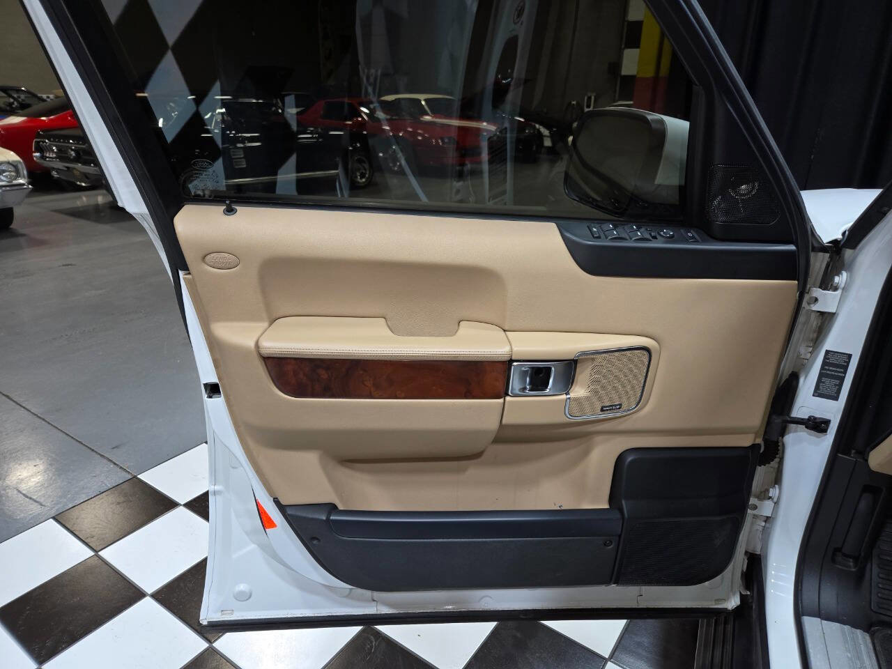 Used 2012 Land Rover Range Rover HSE LUX image 65