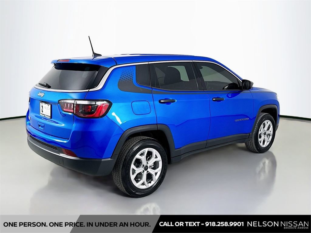 Used 2025 Jeep Compass Sport w/ Mopar Graphics Package image 5